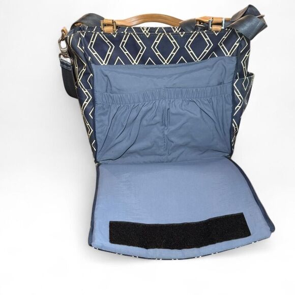 Petunia Pickle Bottom City Carryall Navy & white Diaper Baby Bag - Picture 3 of 8